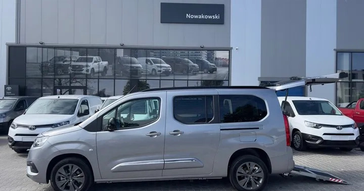 Toyota Proace City Verso cena 229900 przebieg: 5, rok produkcji 2023 z Łobez małe 154